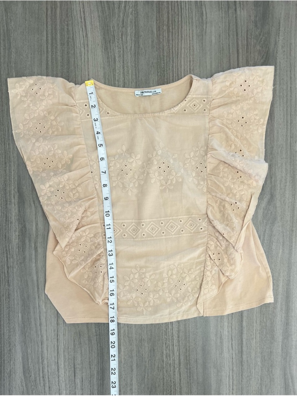 ZARA Peach Eyelet Ruffle-Sleeve Top - Picture 5 of 9